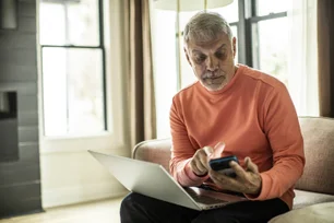 Imagem referente à matéria: Três coisas que pessoas inteligentes emocionalmente fazem com o celular