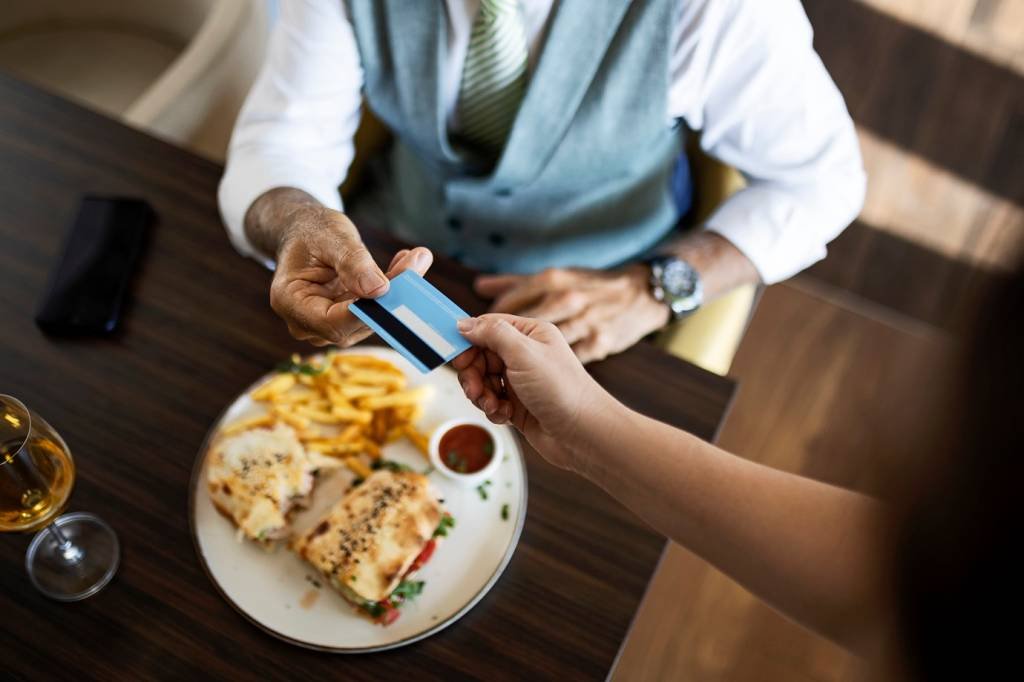 Preço médio da refeição fora de casa no país chega a R$ 46,60