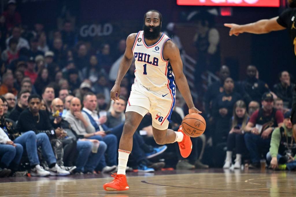 NBA: James Harden deixa Philadelphia 76ers e acerta com LA Clippers, diz jornal