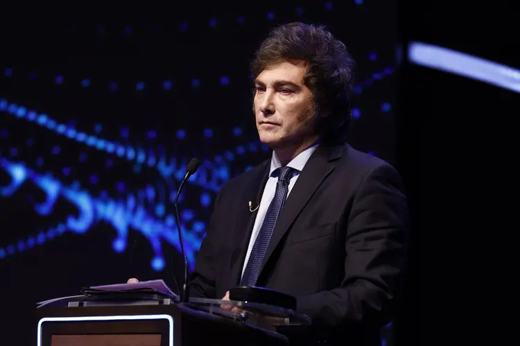Javier Milei, candidato à Presidência da Argentina, durante debate (Tomas Cuesta/Getty Images)
