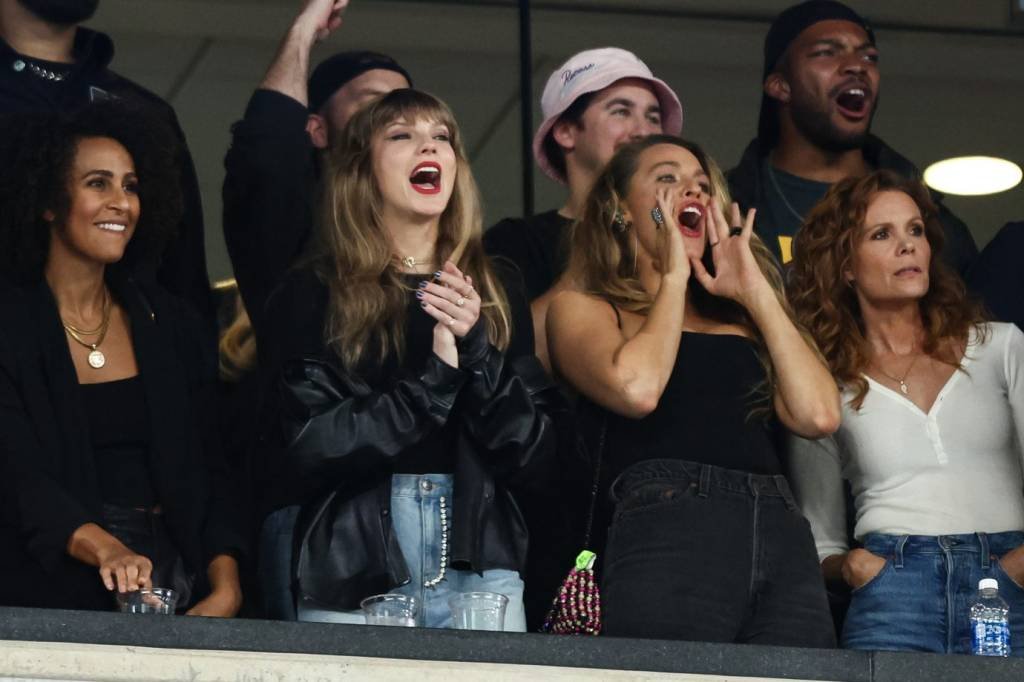 NFL e emissoras de TV fazem acordo para promover Taylor Swift — e têm maior audiência do campeonato