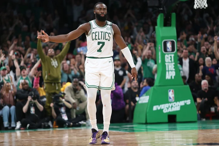 Boston Celtics x Wizards: após vencer os Knicks e Miami Heat, o Boston Celtics busca a sua terceira vitória consecutiva. (Maddie Schroeder/Getty Images)