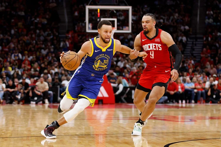 Golden State x Pelicans: Após vencer o Houston no último domingo, o Warriors entra em quadra buscando manter a sequência (Tim Warner/Getty Images)