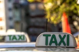 Imagem referente à matéria: Películas antivandalismo em táxis são autorizada pela prefeitura de SP