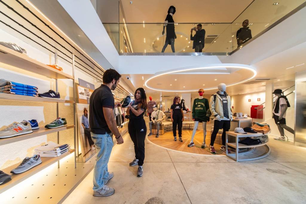 New Balance abre primeira loja 'conceito' no Brasil, em ponto sneakerhead de São Paulo