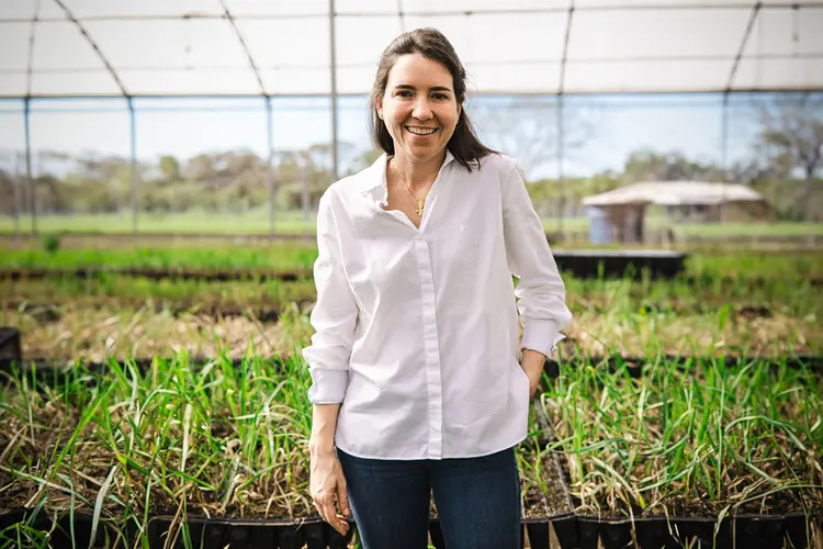 Laura Vicentini, produtora de mudas pré-brotadas de cana-de-açúcar na Spinagro, em Batatais (SP) (Lucas Pardal/Exame)