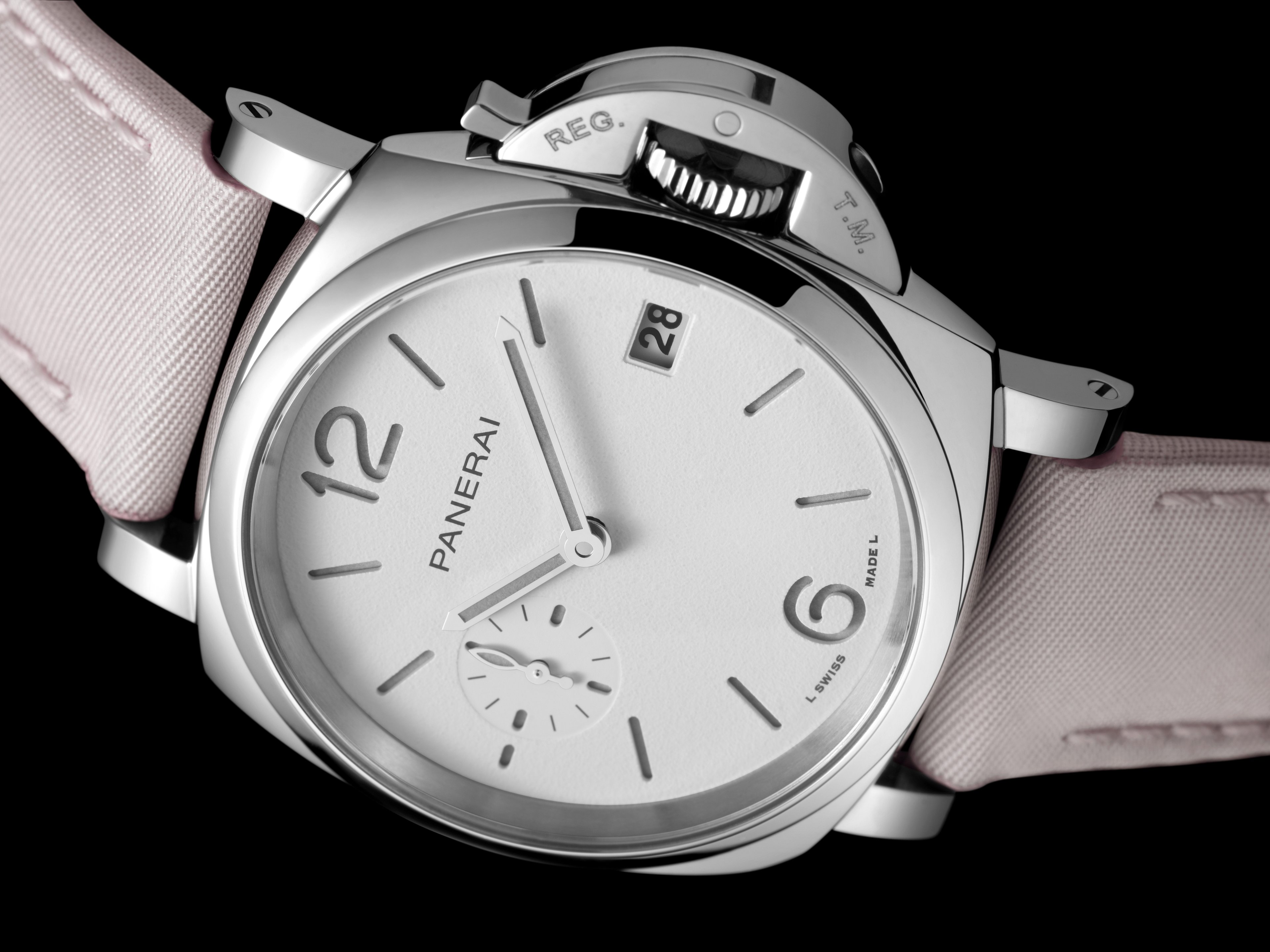 Panerai e Prada apresentam coleção com pulseiras de náilon regenerado