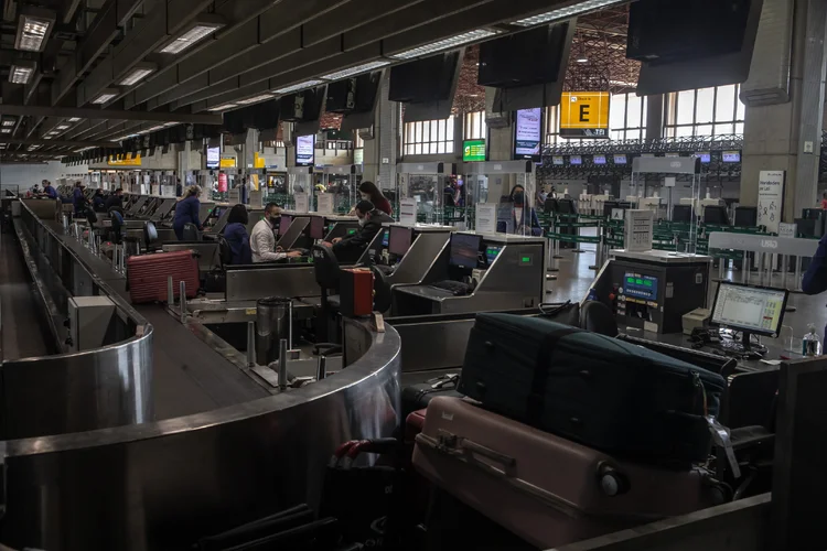 Greve no Aeroporto de Guarulhos, em São Paulo (Jonne Roriz/Getty Images)