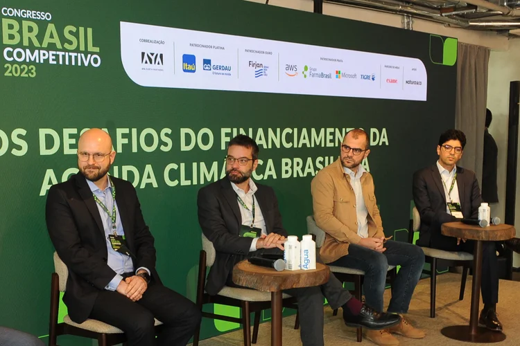 Guilherme Pessini, diretor de Estratégia e Planejamento do Itaú BBA (1º da esq.), João Paulo Resende, assessor especial do Ministério da Fazenda, Pedro Vilela, CEO da Rise Ventures e Fabio Kono, assessor especial no BNDES (Tiago Mendes/Divulgação)