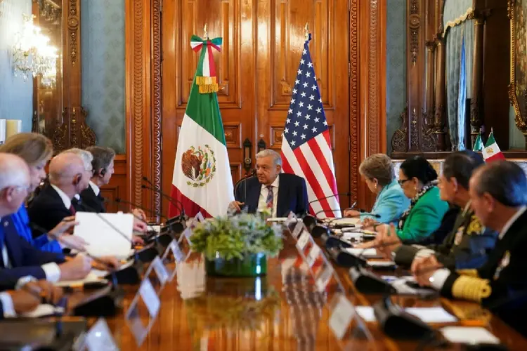 O presidente mexicano Andrés Manuel López Obrador e o secretário de Estado dos EUA, Antony Blinken (Sofia Miselem/AFP)