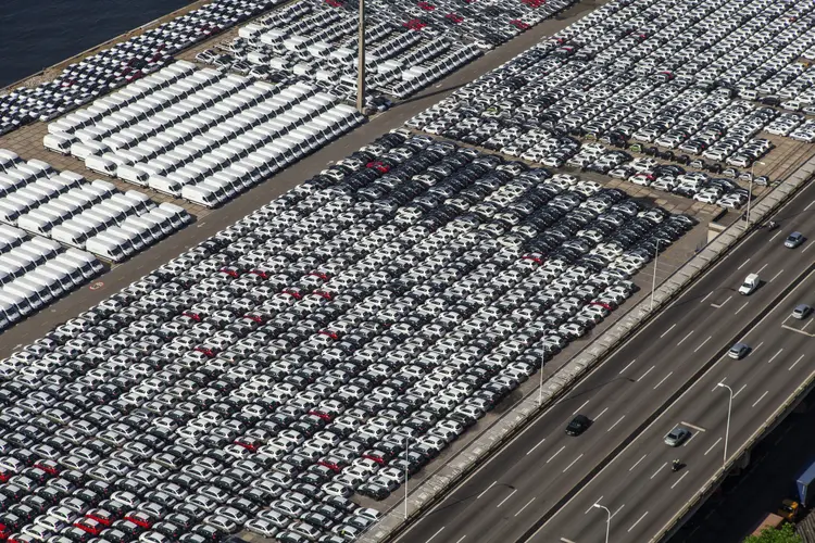 Leilão de carro: veículos a partir de R$ 3 mil são leiloados pela PF (	luoman/Getty Images)