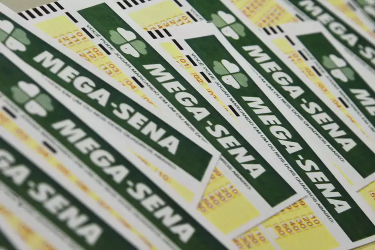 Mega-Sena: prêmio está acumulado em R$ 6,5 milhões (Marcello Casal Jr/Agência Brasil)