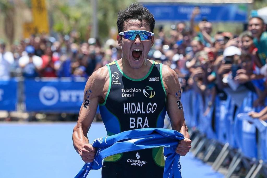 Miguel Hidalgo é campeão da etapa de Brasília da Copa do Mundo de triatlo, sua 1º vitória no torneio