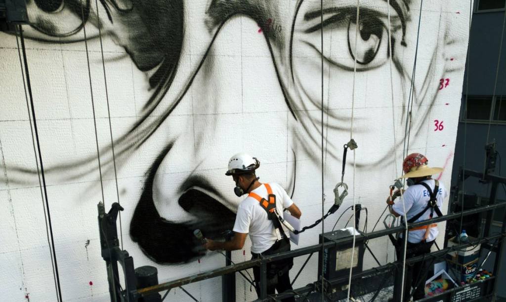 Carlos Drummond de Andrade é o 1º homenageado da Mostra de Arte Pública