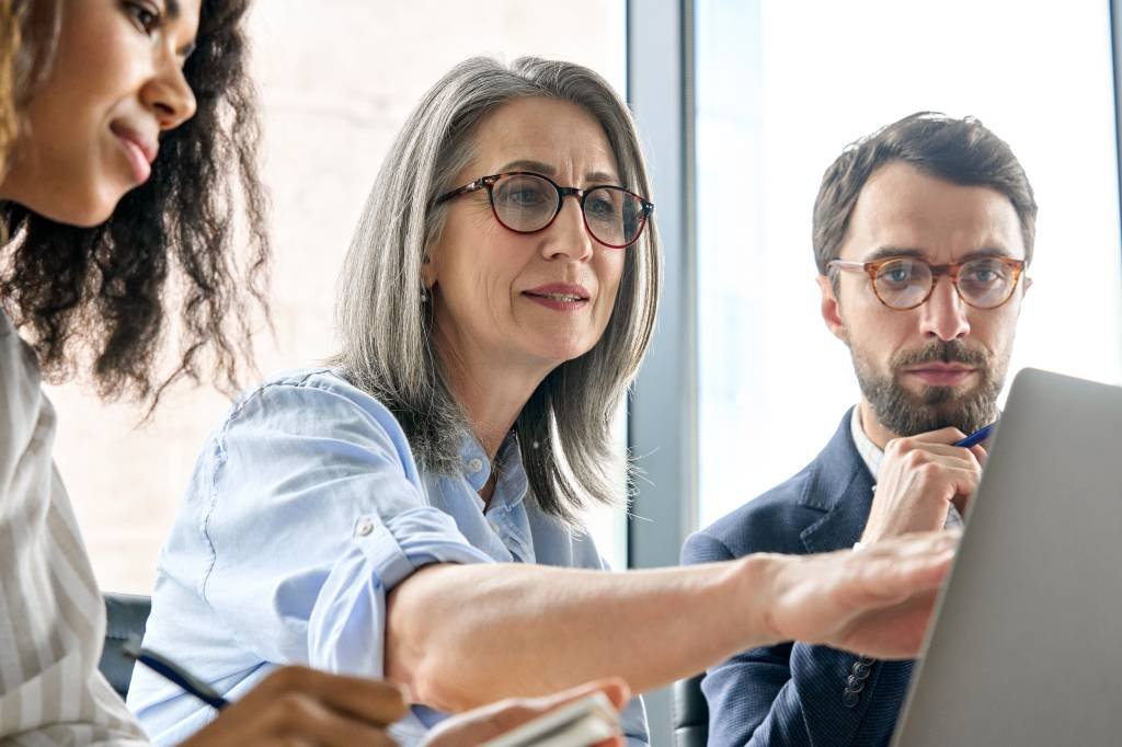 Como superar barreiras geracionais no mercado de trabalho?