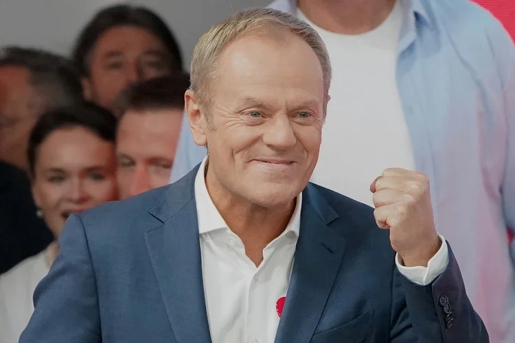 Líder da Coalização Cívica, Donald Tusk: oposição comemora resultado da eleição na Polônia realizada neste domingo (Janek Skarzynski/AFP)