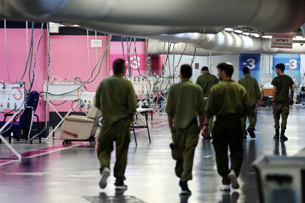 Guerra de Israel e Hamas: maior hospital subterrâneo do mundo enfrenta perigo do conflito