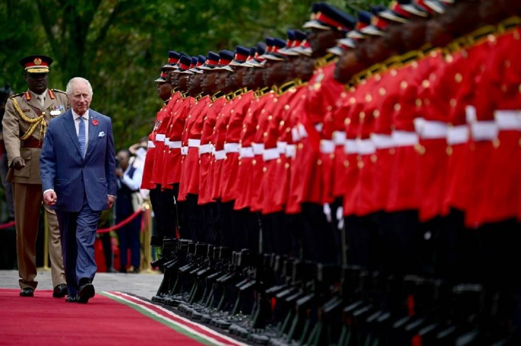 Charles III inicia visita ao Quênia em meio a tensões sobre o passado colonialista britânico