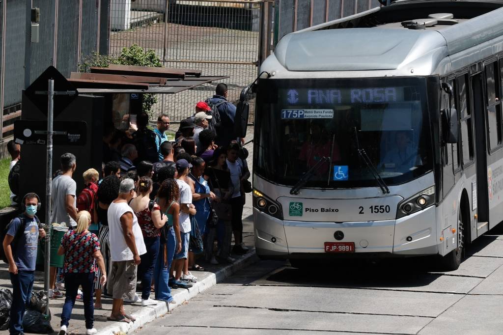 Greve: prefeitura reforça operação de ônibus em dia de greve (Fernando Frazão/Agência Brasil)