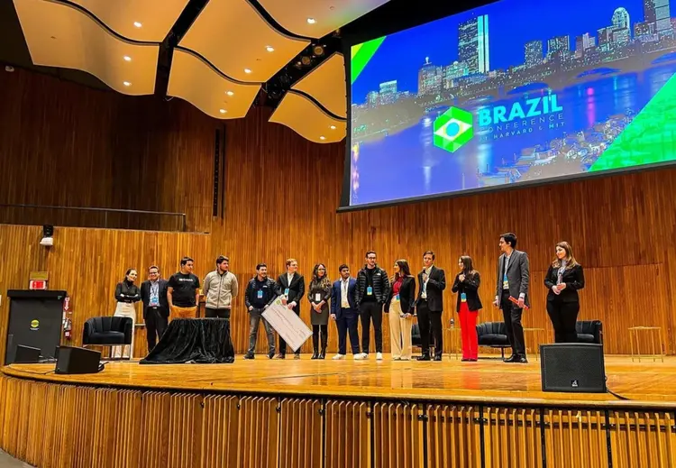 HackBrazil: evento premia cinco startups com ida a Harvard e uma com 100.000 reais (HackBrazil/Reprodução)