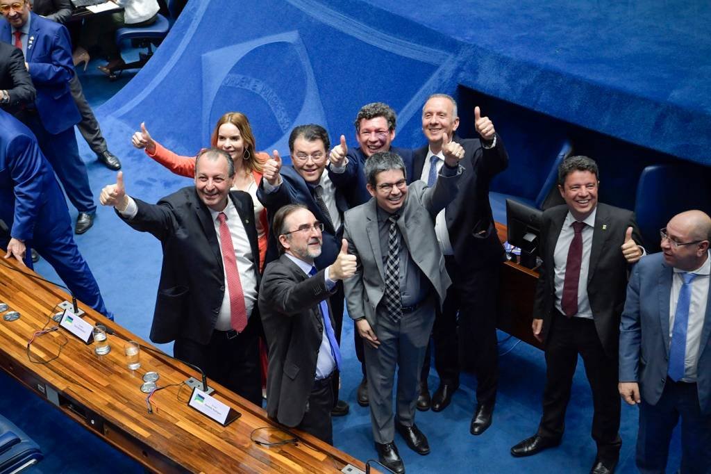 Reforma aprovada no Senado vai acabar com "manicômio tributário" no Brasil? Especialistas avaliam