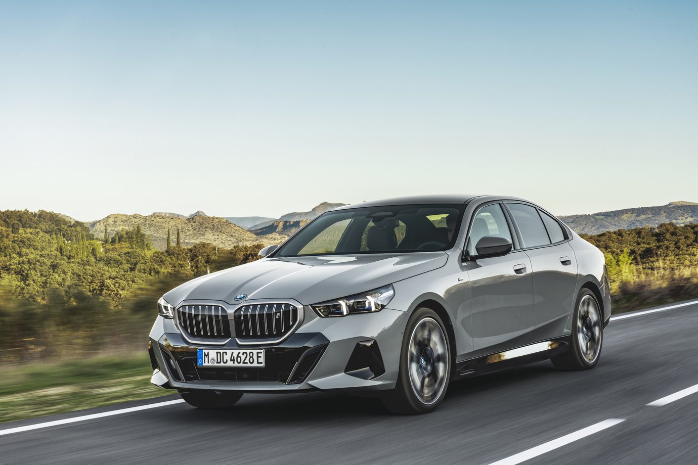 Novo BMW Série 5 chega ao Brasil em 2024 apenas na versão 100% elétrica