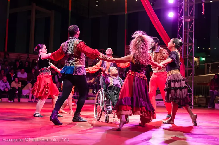 Espetáculo “Vida de Circo”, com artistas PCD, no O Mundo do Circo SP (Paulo Barbuto/Divulgação)