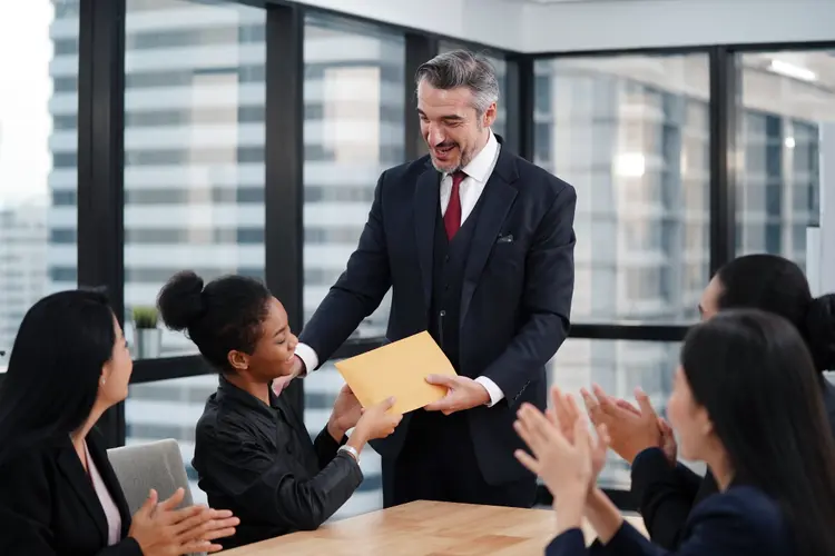 Flexibilidade nos horários faz com que funcionários entreguem mais para companhias. (Divulgação: Narisara Nami/Getty Images)