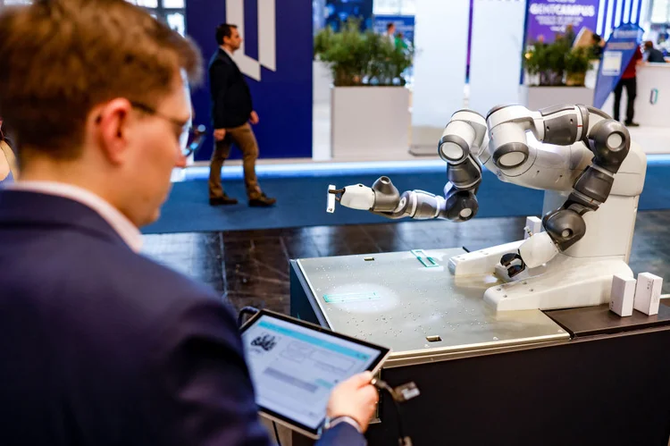 Inteligência artificial: 2021 foi o ano com mais dinheiro alocado em IA (AXEL HEIMKEN/Getty Images)