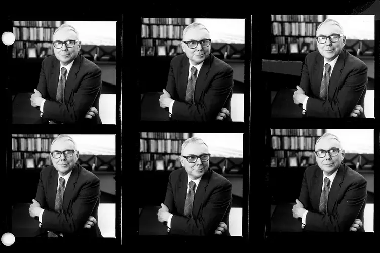 O melhor amigo do Oráculo: Charlie Munger em ensaio feito em Omaha em 1988 (Bonnie Schiffman/Getty Images)