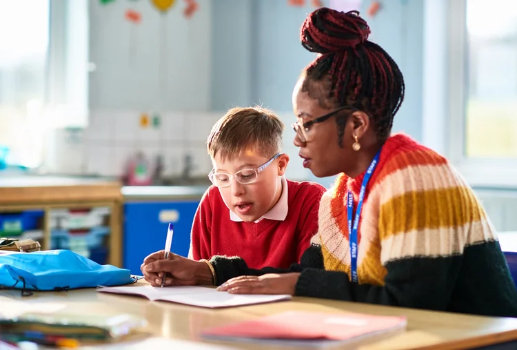 Educação especial: governo também quer dobrar o número de escolas que recebem recursos para Salas de Recursos Multifuncionais (Getty/Getty Images)