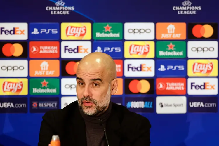 Guardiola: Queria saber [como é o jogo sem posicional], talvez ele (Diniz) me conte quando nos encontrarmos (Joan Cros - Corbis/Getty Images)