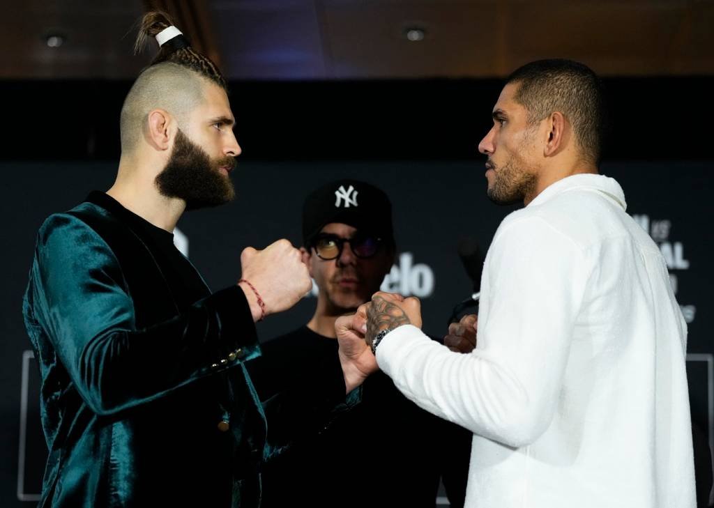 UFC 295: onde assistir ao vivo Alex Poatan x Jiri Prochazka na luta pelo cinturão; veja horário