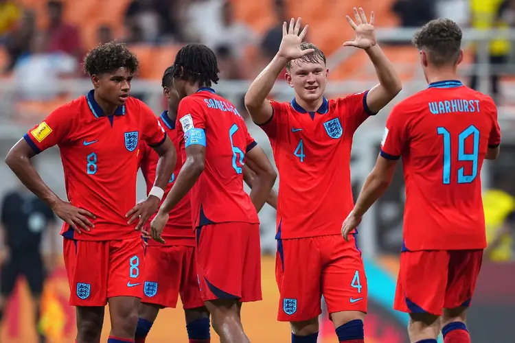 Jogo da Inglaterra contra Alemanha é destaque desta sexta-feira, 07 (Alex Caparros/Getty Images)
