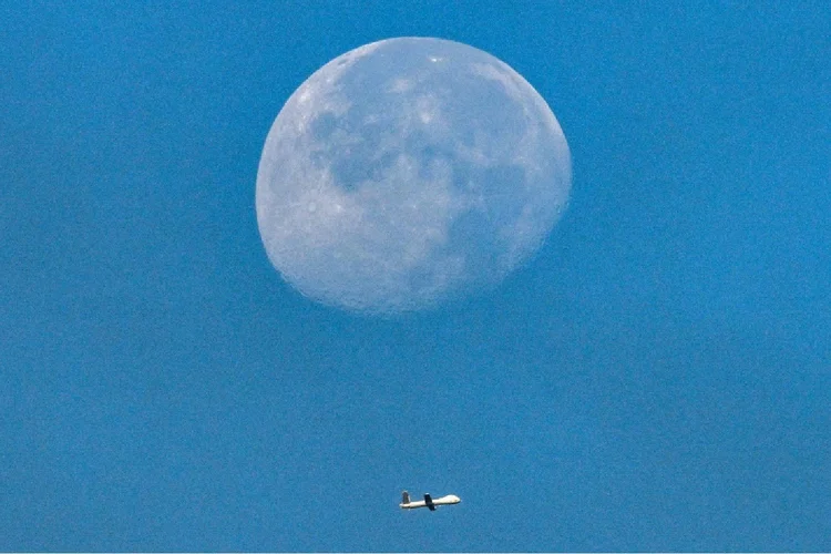 A Lua vista do planeta Terra (Daniel Lawler/AFP)