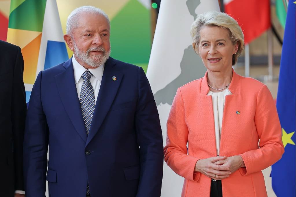 Presidente Lula ao lado presidente da Comissão Europeia, Ursula Von der Leyen (Nicolas Economou/Getty Images)