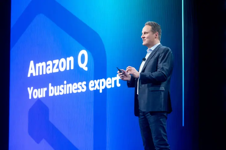 Adam Selipsky, CEO da AWS: empresa anunciou o lançamento do Amazon Q (Amazon/Divulgação)