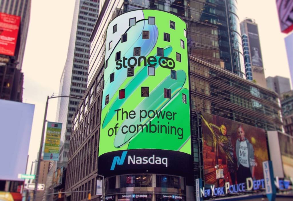 Anúncio da Stone na Times Square, em NY: companhia pretende focar na combinação de adquirência, banking e software (Stone/Divulgação)