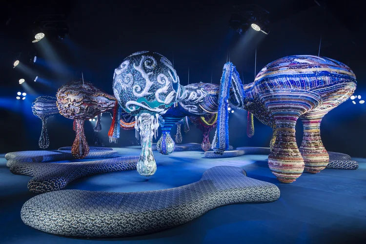 Obra "Valkyrie Miss Dior", por Joana Vasconcelos. (Lionel Balteiro/Divulgação)