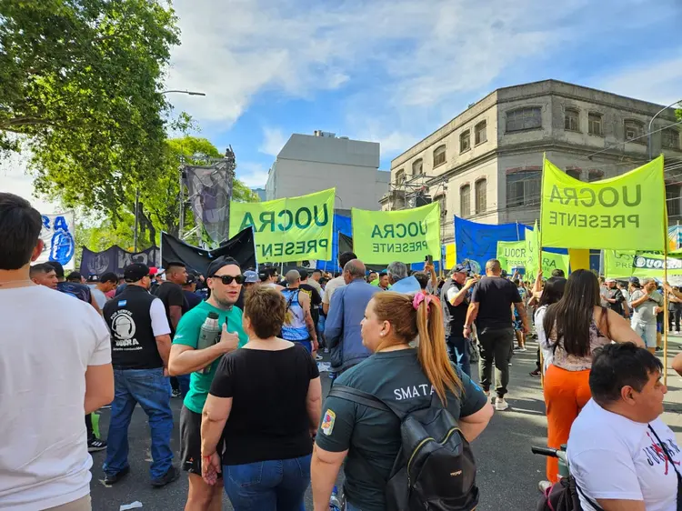 Argentina: apoiadores de Massa se reúnem em Buenos Aires (Luciano Pádua/Exame)