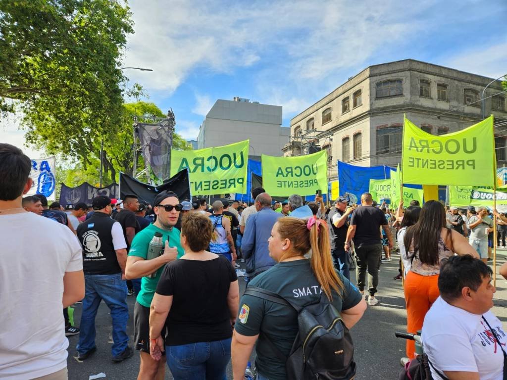 Eleições na Argentina: concentração para Massa começa em Buenos Aires