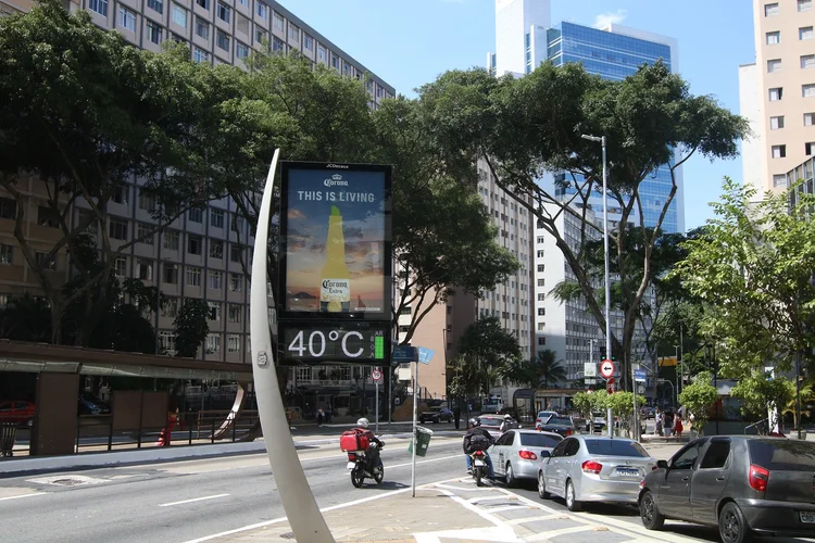 São Paulo (SP), 12/11/2023 - Termômetro marca 40 graus na Avenida 9 de Julho, região central da capital. Foto: Rovena Rosa/Agência Brasil (Rovena Rosa/Agência Brasil)