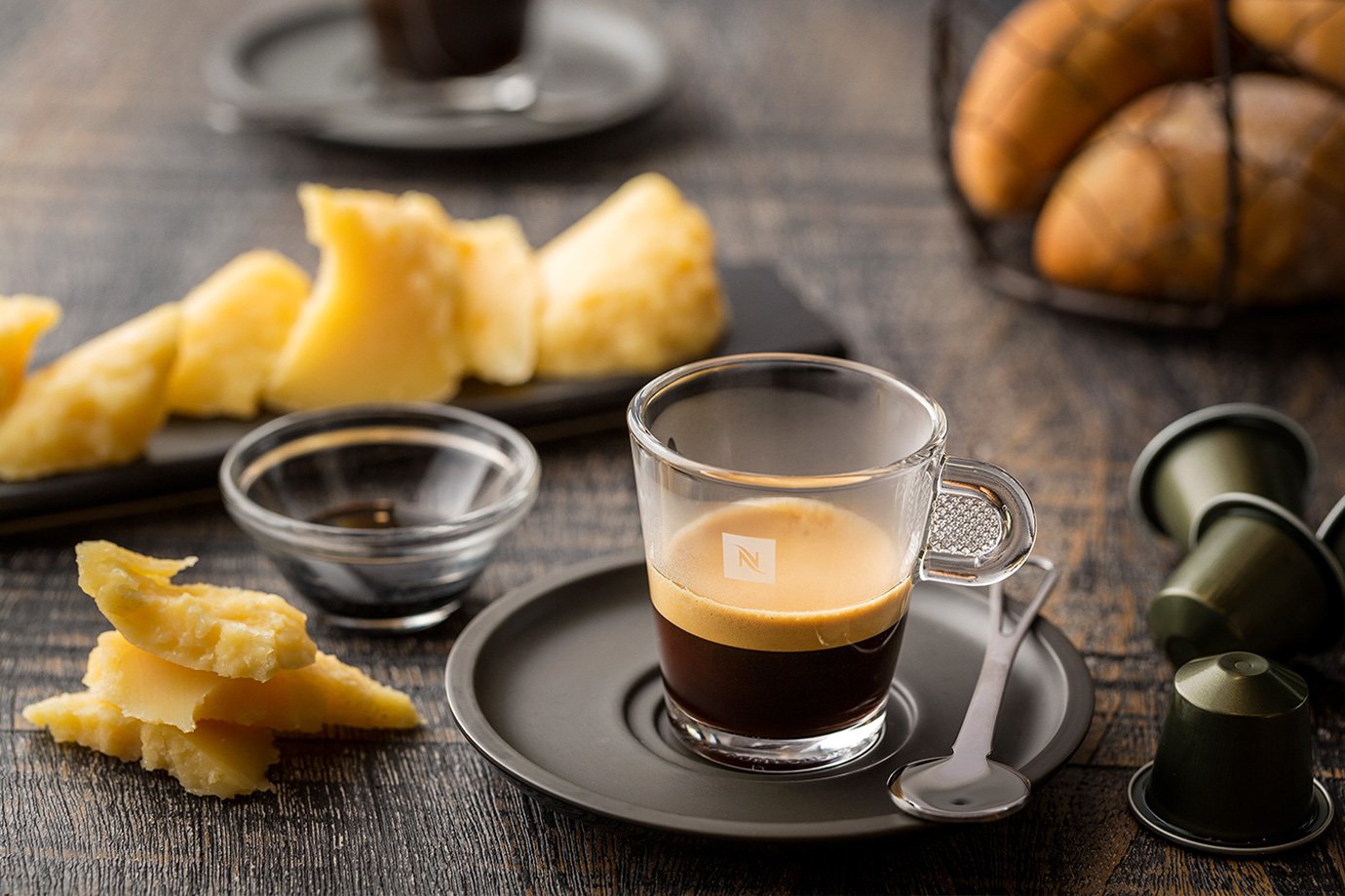 Qual café tomar com pão de queijo, bolo de laranja ou chocolate? Veja como harmonizar