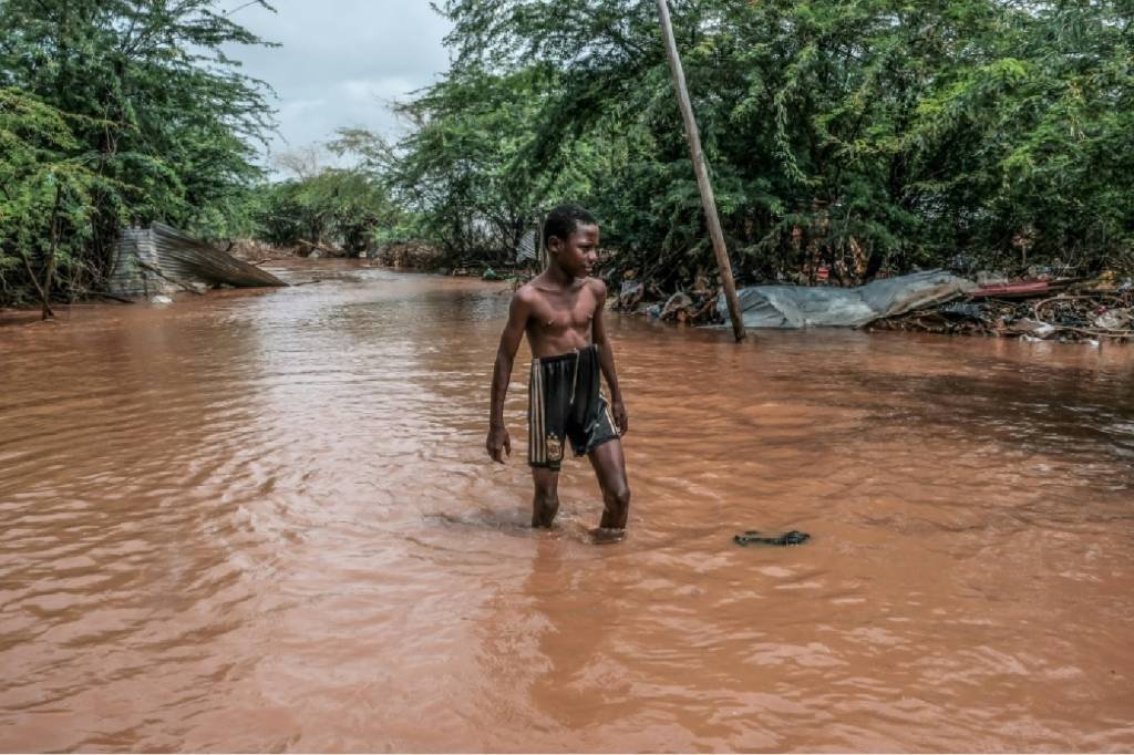 Mudanças climáticas: metade dos deslocados pelas inundações na Somália são crianças (Agence France-Presse/AFP Photo)