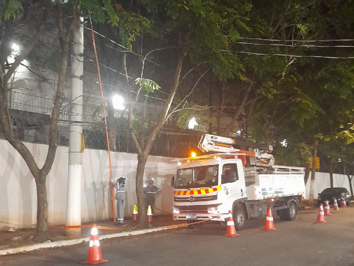 São Paulo ainda tem mais de 50 mil imóveis sem energia após as chuvas de ontem