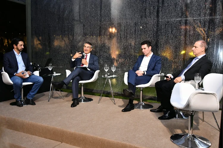 Ricardo Nunes, Isaac Sidney, Jader Filho e Rodrigo Bicalho debateram oportunidades para o setor de habitação  (Esfera Brasil/Divulgação)