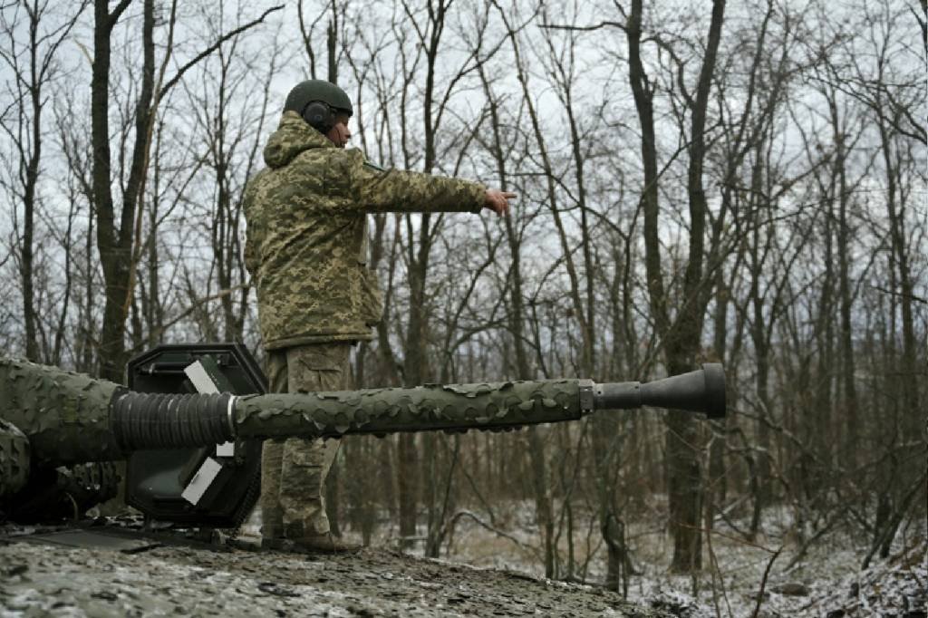 Rússia aumenta a pressão na frente oriental na Ucrânia