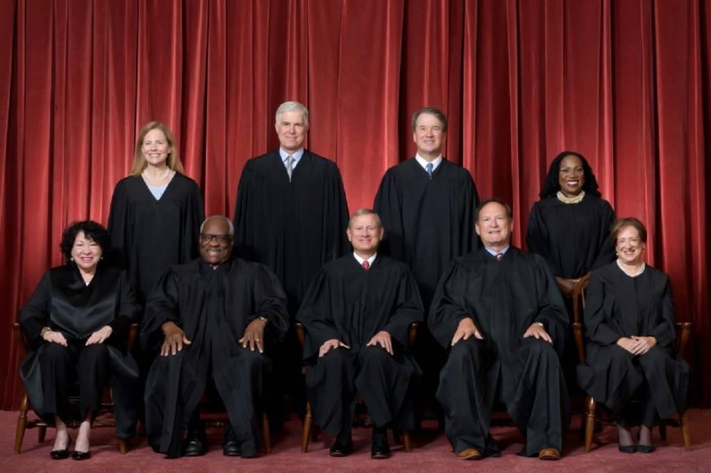 Suprema Corte do EUA adota Código de Ética após escândalos de presentes luxuosos a juízes