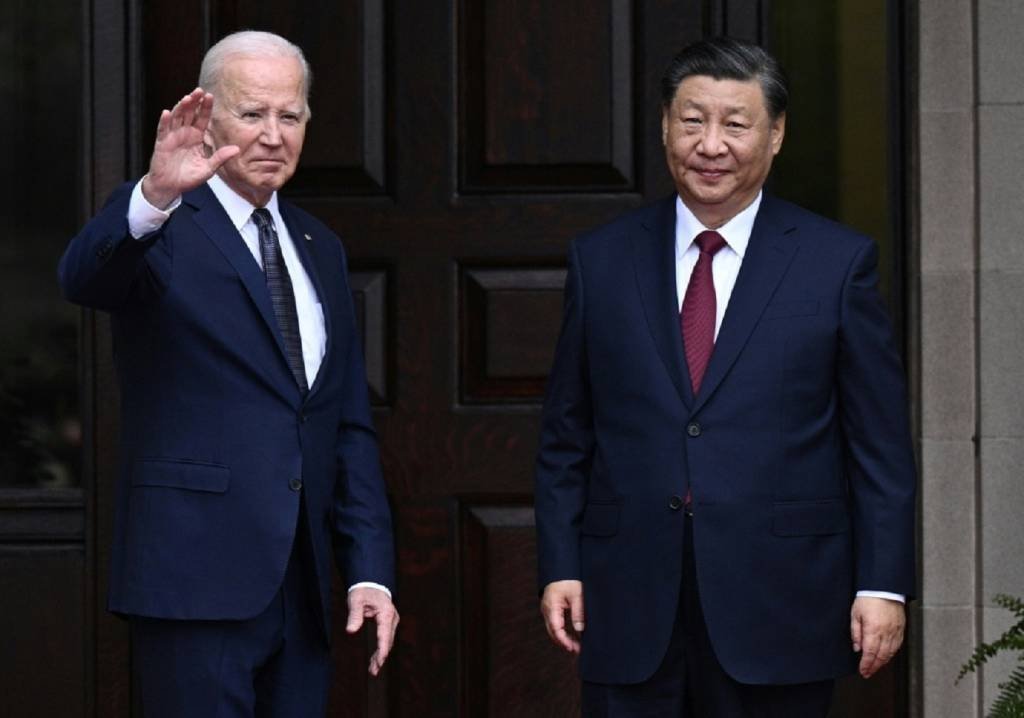 Xi e Biden concordam em restabelecer comunicação militar em cúpula 'produtiva' nos EUA