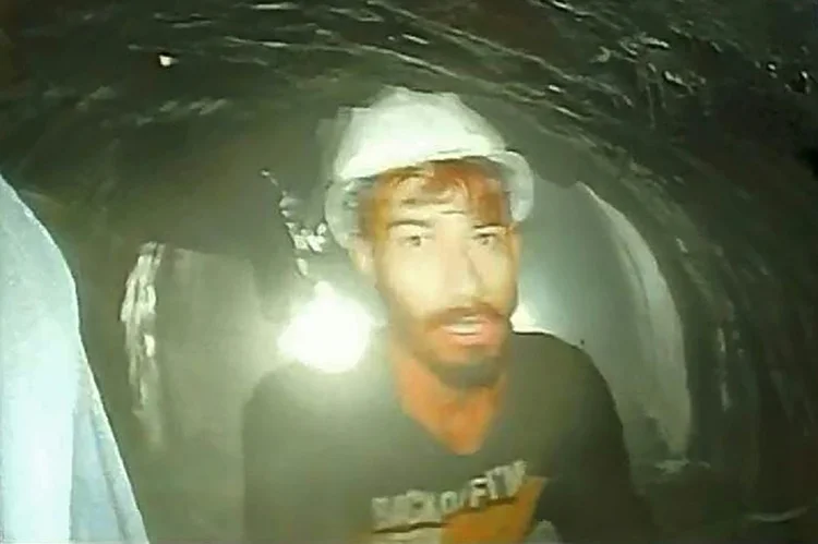 Túnel afetado faz parte de um plano para ligar cidades que abrigam dois dos mais sagrados templos hindus da região